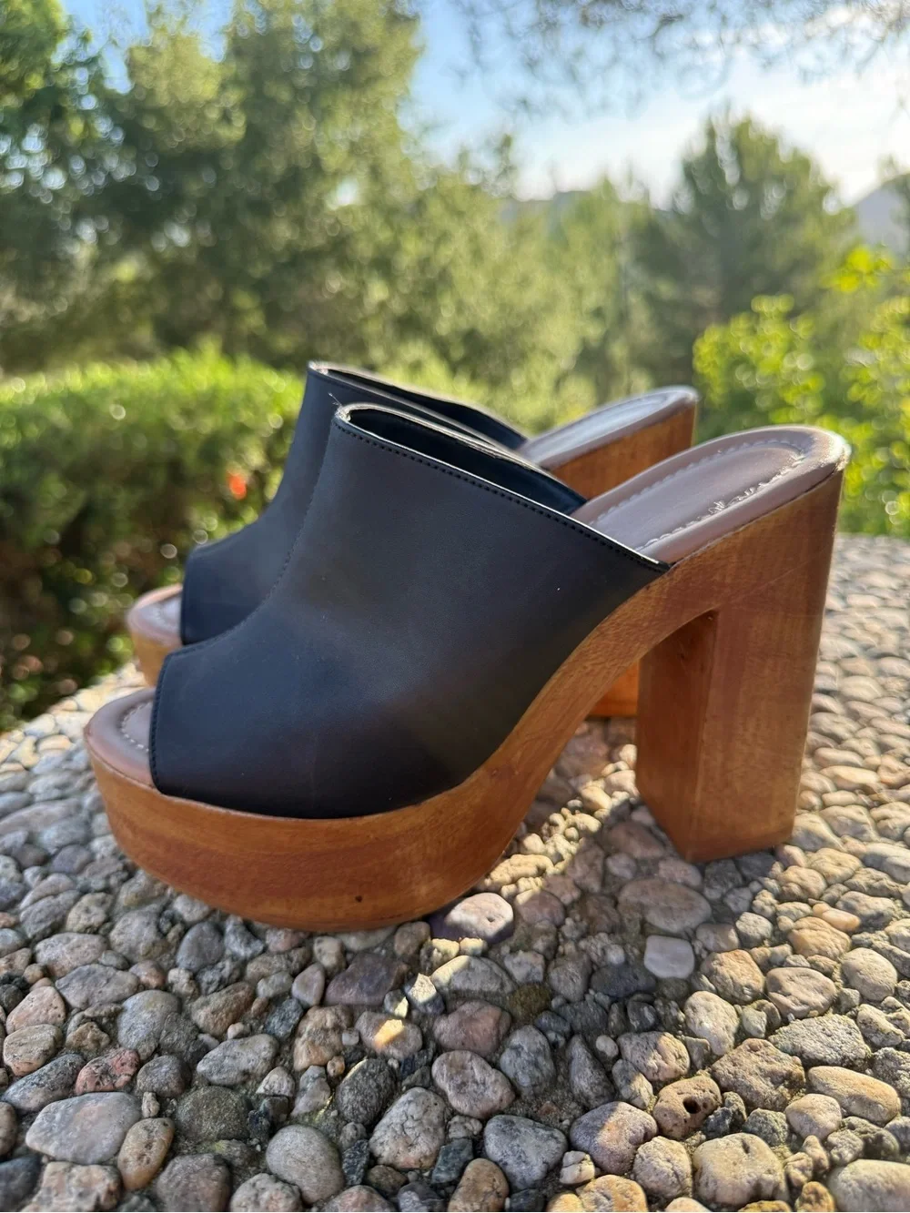 N/A stylish black